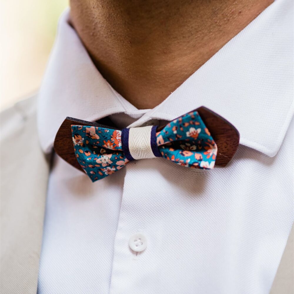 By Heloise - 2022 photo noeuds papillons en bois pour page d'accueil